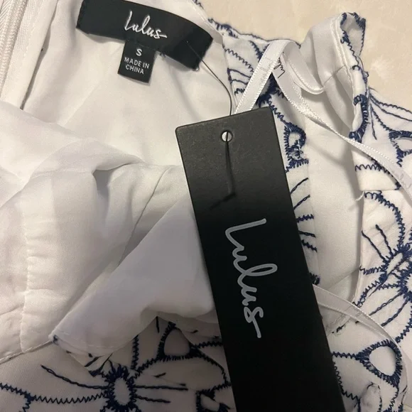 BNWT White and Blue Floral Dress. Size Small. - Picture 5 of 5